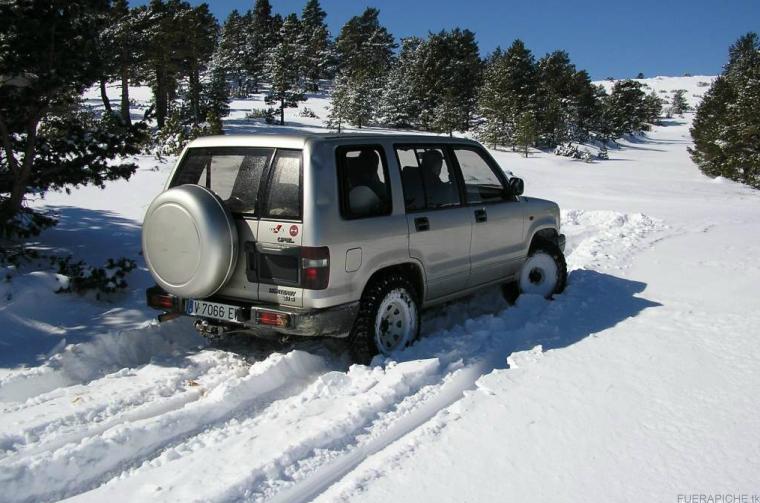 Opel Monterrey en la nive 4x4
